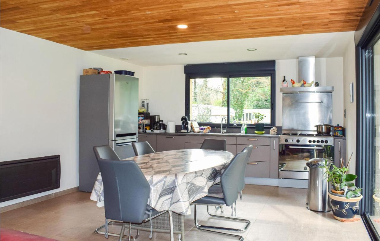 Beautiful Home In Pradines With Kitchen Exteriör bild