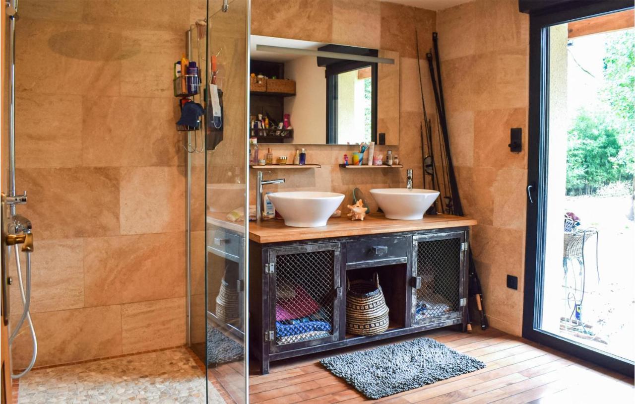 Beautiful Home In Pradines With Kitchen Exteriör bild